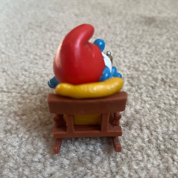 Vintage Collectible Schleich Papa Smurf with Pipe in Rocking Chair Action Figure - Picture 4 of 12